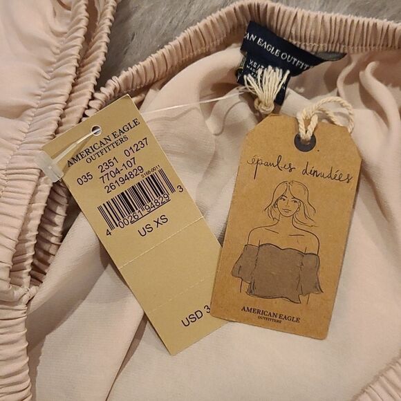 NWT American eagle off the shoulder light pink shirt size xs - Picture 3 of 4